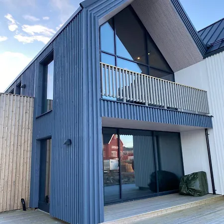 Spectacular View Sea Front Henningsvær